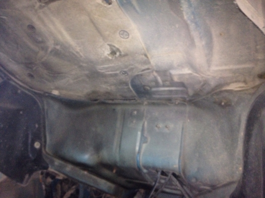 รถอิซูซุ 4 ล้อดั้ม 100 แรงม้า  สนใจติดต่อ 081 - 6079515