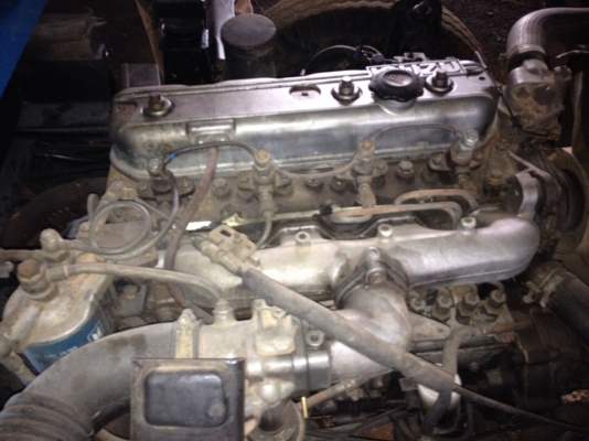 รถอิซูซุ 4 ล้อดั้ม 100 แรงม้า  สนใจติดต่อ 081 - 6079515