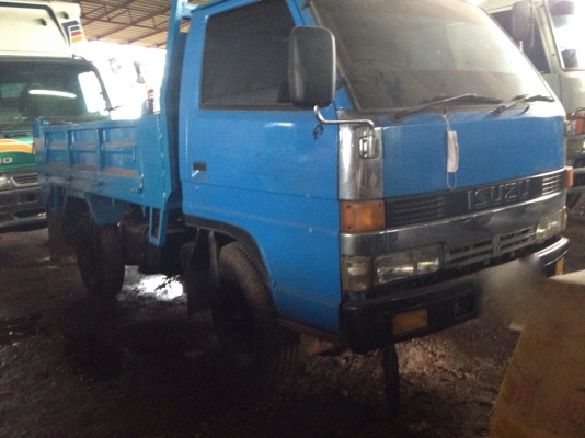 รถอิซูซุ 4 ล้อดั้ม 100 แรงม้า  สนใจติดต่อ 081 - 6079515