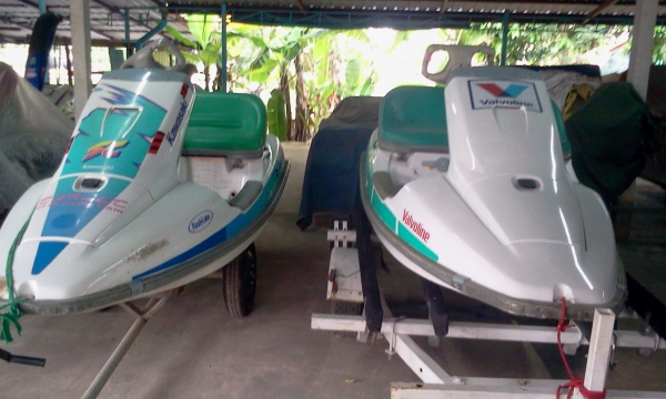 ต้องการขายเจ็สกี คาวาซากิ SC650 มีเกียร์ถอยหลัง พร้อมใช้ทดลองขับได้ ขายพร้อมเทเลอร์ ราคา 80000 บาท