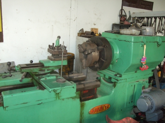 ขายแท่นกลึง 12 ฟุต 3 เพลา ยี้ห้อ hannya ของญี่ปุ่นมีหัวสามจับแถมหนึ่งหัวราคา 145000