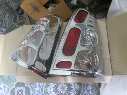 ขาย ครอบแต่งไฟท้าย ISUZU-MU7 จำนวน 1 คู่ ขาย ครอบแต่งไฟท้าย ISUZU-MU7 จำนวน 1 คู่