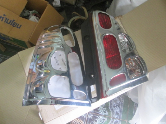 ขาย ครอบแต่งไฟท้าย ISUZU-MU7 จำนวน 1 คู่