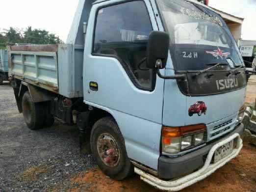 6ล้อเล็กดั้มNKR100แรงเกียร์สั้น หัวกาตูนย์ ห้างแท้ รถสวย(มีหัวปี๊บอีก1คันด้วย88แรง..)