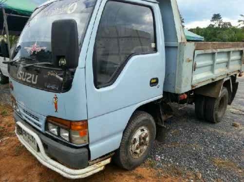 6ล้อเล็กดั้มNKR100แรงเกียร์สั้น หัวกาตูนย์ ห้างแท้ รถสวย(มีหัวปี๊บอีก1คันด้วย88แรง..)