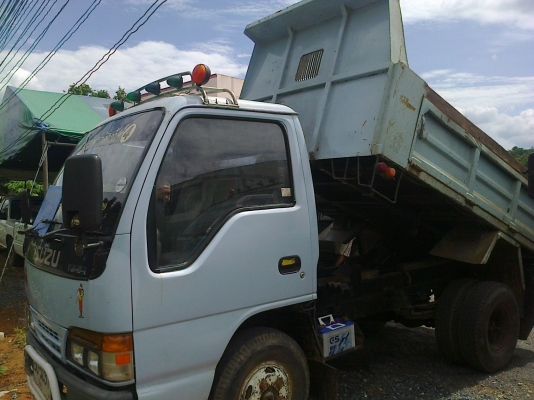 6ล้อเล็กดั้มNKR100แรงเกียร์สั้น หัวกาตูนย์ ห้างแท้ รถสวย(มีหัวปี๊บอีก1คันด้วย88แรง..)