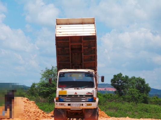 MITSUBISHI FUSO หัวเก๋งไม่มีผุ เครื่องเดิม มีระบบพ่วงค่ะ MITSUBISHI FUSO หัวเก๋งไม่มีผุ เครื่องเดิม มีระบบพ่วงค่ะ