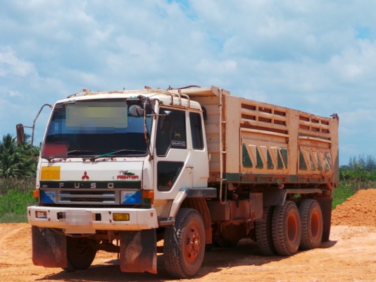 MITSUBISHI FUSO หัวเก๋งไม่มีผุ เครื่องเดิม มีระบบพ่วงค่ะ MITSUBISHI FUSO หัวเก๋งไม่มีผุ เครื่องเดิม มีระบบพ่วงค่ะ
