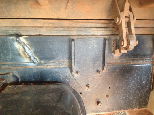 ขาย 10ล้อ2เพลาดั๊ม HINO FM3H 195 เครื่องเดิมHO7D 195 แรง เกียร์เดิม เครื่องดีแห้ง แรงดี เกียร์เข้าง่ายไม่หลุด ช่วงล่างดีคัสซีดี ไม่บวมไม่ดาม กระบะดั๊มเนียมสภาพดี พื้นไม่ผุ พร้อมบาร์อ้อย ยางดี10เส้น หัวบางดี มีต้องเก็บนิดๆ ภายในดีแอร์ พาวเวอร์ ทริฟฟี่ครบ พ