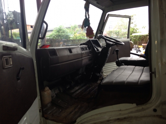 รถฮีโน่ 6 ล้อ KM779  รั้ว  117 แรงม้า ปี 32  สนใจติดต่อ 081 - 6079515