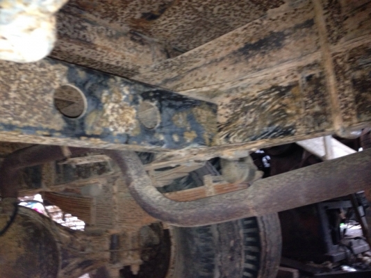 รถฮีโน่ 6 ล้อ KM779  รั้ว  117 แรงม้า ปี 32  สนใจติดต่อ 081 - 6079515