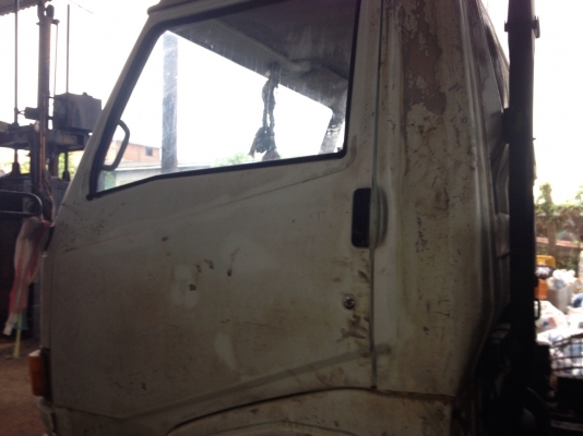 รถฮีโน่ 6 ล้อ KM779  รั้ว  117 แรงม้า ปี 32  สนใจติดต่อ 081 - 6079515