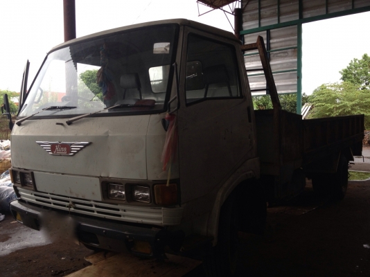 รถฮีโน่ 6 ล้อ KM779  รั้ว  117 แรงม้า ปี 32  สนใจติดต่อ 081 - 6079515