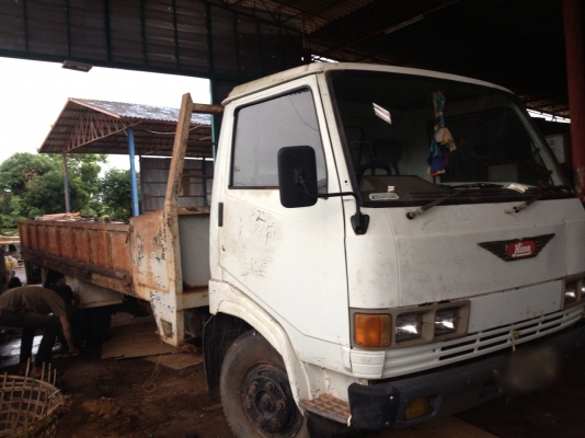 รถฮีโน่ 6 ล้อ KM779  รั้ว  117 แรงม้า ปี 32  สนใจติดต่อ 081 - 6079515