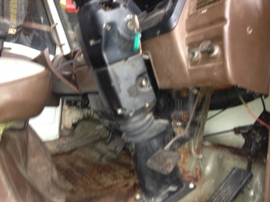 รถฮีโน่ 6 ล้อ KM779  รั้ว  117 แรงม้า ปี 32  สนใจติดต่อ 081 - 6079515