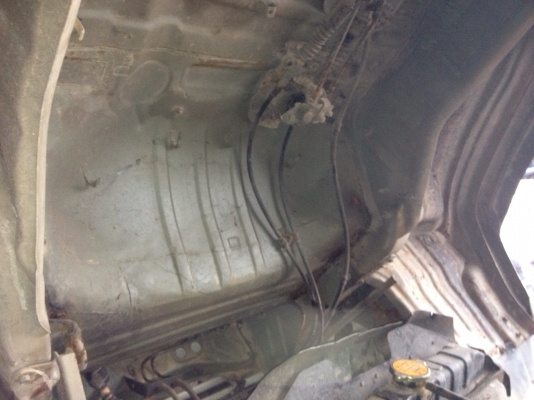 รถฮีโน่ 6 ล้อ KM779  รั้ว  117 แรงม้า ปี 32  สนใจติดต่อ 081 - 6079515