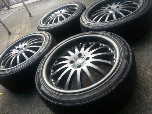 ล้อ17Advan 4รู100 กว้าง7.5ออฟ40 + ยาง Aurora 205/45/17 ปี09 ล้อ17Advan 4รู100 กว้าง7.5ออฟ40 + ยาง Aurora 205/45/17 ปี09