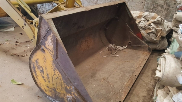 ขาย รถตัก TOYOTA เกียร์ทอค สภาพพร้อมใช้งาน ต่อแขนเรียบร้อยแล้ว