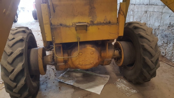 ขาย รถตัก TOYOTA เกียร์ทอค สภาพพร้อมใช้งาน ต่อแขนเรียบร้อยแล้ว