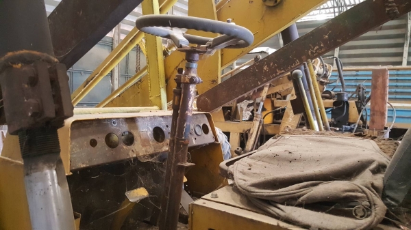 ขาย รถตัก TOYOTA เกียร์ทอค สภาพพร้อมใช้งาน ต่อแขนเรียบร้อยแล้ว