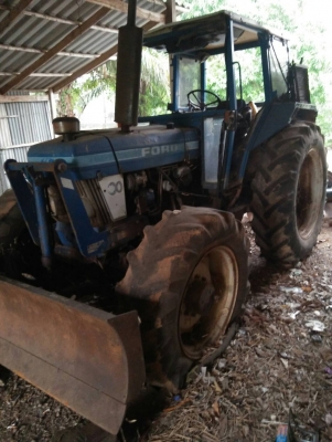 ขายฟร์อดสองเพลา ตามสภาพ รถจอดนาน เครื่องดี ใส่แบตเตอรี สตาทร์ได้เลย