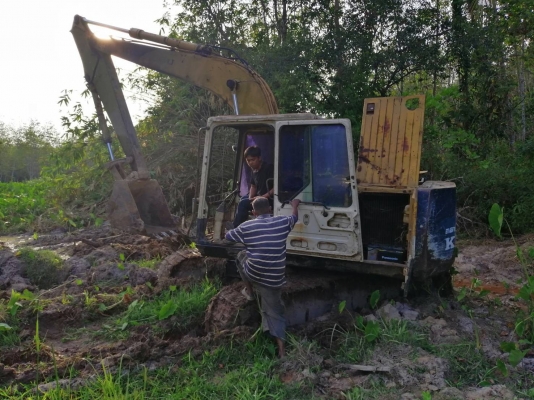 มี VDO ให้ชม.KOMATSU PC120-5 เอกสารอินวอย ราคา 350000 มี VDO ให้ชม.KOMATSU PC120-5 เอกสารอินวอย ราคา 350000