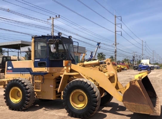 ขายรถตักล้อยาง KOMATSU WA300-1 นำเข้าเองจากญี่ปุ่น สภาพสวยพร้อมใช้ มีVDOการทำงานครับ