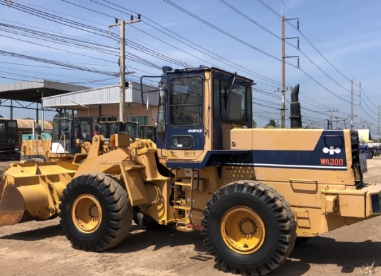ขายรถตักล้อยาง KOMATSU WA300-1 นำเข้าเองจากญี่ปุ่น สภาพสวยพร้อมใช้ มีVDOการทำงานครับ