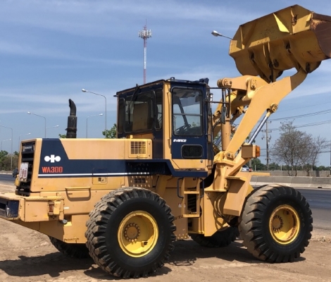 ขายรถตักล้อยาง KOMATSU WA300-1 นำเข้าเองจากญี่ปุ่น สภาพสวยพร้อมใช้ มีVDOการทำงานครับ