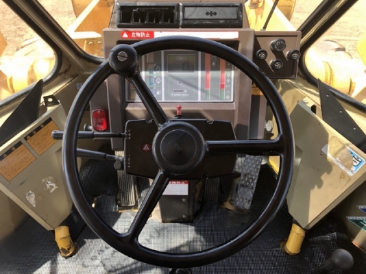 ขายรถตักล้อยาง KOMATSU WA300-1 นำเข้าเองจากญี่ปุ่น สภาพสวยพร้อมใช้ มีVDOการทำงานครับ