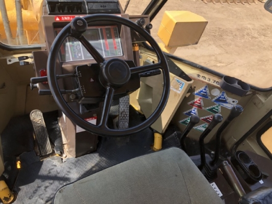 ขายรถตักล้อยาง KOMATSU WA300-1 นำเข้าเองจากญี่ปุ่น สภาพสวยพร้อมใช้ มีVDOการทำงานครับ