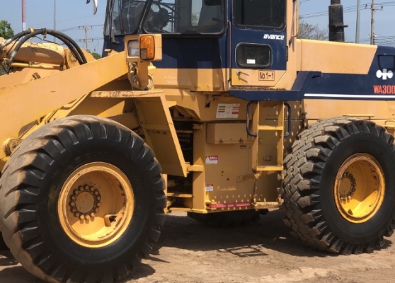 ขายรถตักล้อยาง KOMATSU WA300-1 นำเข้าเองจากญี่ปุ่น สภาพสวยพร้อมใช้ มีVDOการทำงานครับ