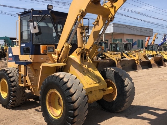ขายรถตักล้อยาง KOMATSU WA300-1 นำเข้าเองจากญี่ปุ่น สภาพสวยพร้อมใช้ มีVDOการทำงานครับ