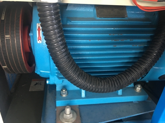 ปัมลมสกรู  ยี่ห้อ AUGUST รุ่น SFB30D