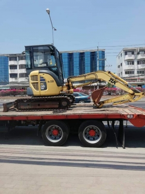 มาใหม่จ้า..KOMATSU PC35MR-2 เก่านอกแท้  สภาพสวยมาก ใช้งานมาน้อย  โทร 089-3818694 จ๊อย