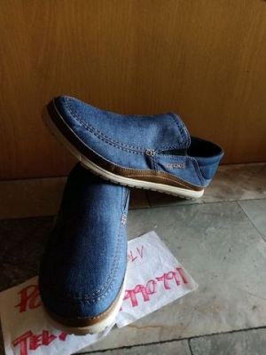 CROCS Santa Cruz Playa ลำลองผู้ชาย CROCS Santa Cruz Playa ลำลองผู้ชาย