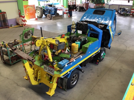 รถยก ยี่ห้อ ISUZU รุ่น NKR57E  100 แรงม้า  จดทะเบียนปี 2535