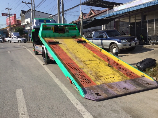 รถสไลด์ ยี่ห้อ ISUZU  รุ่น NPR59  ปีจดทะเบียน 2545