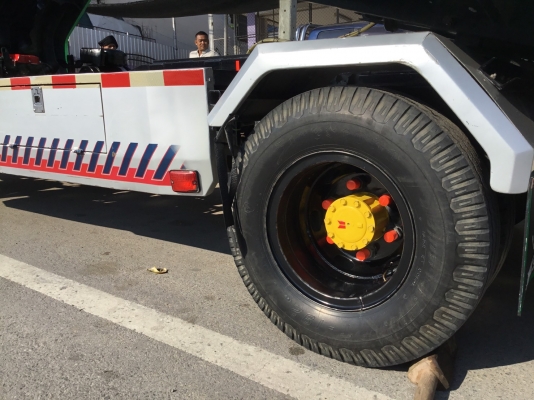 รถสไลด์ ยี่ห้อ ISUZU  รุ่น NPR59  ปีจดทะเบียน 2545