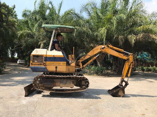 ขายแบคโฮKOMATSU PC10 เครื่อง3สูบ เดิมจากญี่ปุ่น ทำงานสมบูรณ์ทุกระบบ รับรองไม่ผิดหวัง 148,000 เท่านั้น!! ขายแบคโฮKOMATSU PC10 เครื่อง3สูบ เดิมจากญี่ปุ่น ทำงานสมบูรณ์ทุกระบบ รับรองไม่ผิดหวัง 148,000 เท่านั้น!!