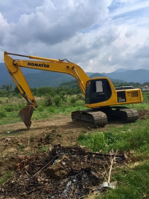 KOMATSU PC200-6สวยใส ช่างล่างแน่น ไฟฟ้าครบ KOMATSU PC200-6สวยใส ช่างล่างแน่น ไฟฟ้าครบ