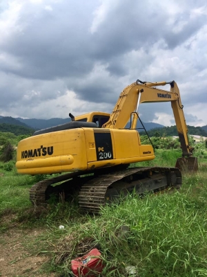 KOMATSU PC200-6สวยใส ช่างล่างแน่น ไฟฟ้าครบ KOMATSU PC200-6สวยใส ช่างล่างแน่น ไฟฟ้าครบ