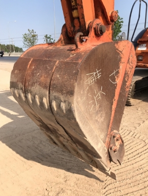 ขายรถขุด HITACHI ZX135US นำเข้าเองจากญี่ปุ่น สภาพสวยพร้อมใช้ มีVDOการทำงานครับ