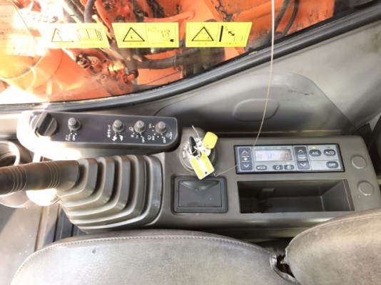 ขายรถขุด HITACHI ZX135US นำเข้าเองจากญี่ปุ่น สภาพสวยพร้อมใช้ มีVDOการทำงานครับ