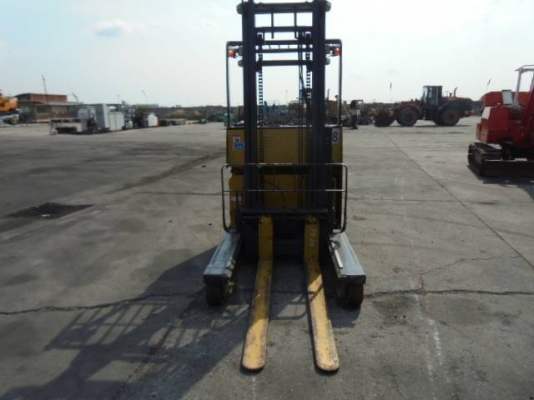 รถยกไฟฟ้าโคมัสสึรุ่น ล่าสุด น้ำหนักยก 3 ตัน เสาสูง 4 เมตร รถนอกนำเข้า