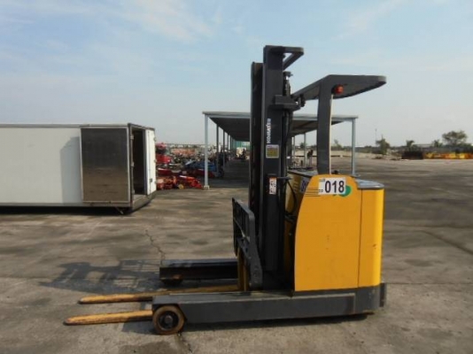 รถยกไฟฟ้าโคมัสสึรุ่น ล่าสุด น้ำหนักยก 3 ตัน เสาสูง 4 เมตร รถนอกนำเข้า