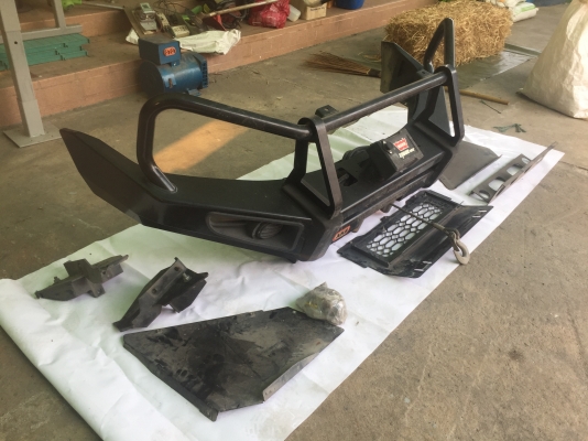 ขาย กันชนหน้า ARB พร้อม วินซ์ Warn Tabor 10kครับ