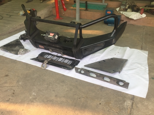 ขาย กันชนหน้า ARB พร้อม วินซ์ Warn Tabor 10kครับ