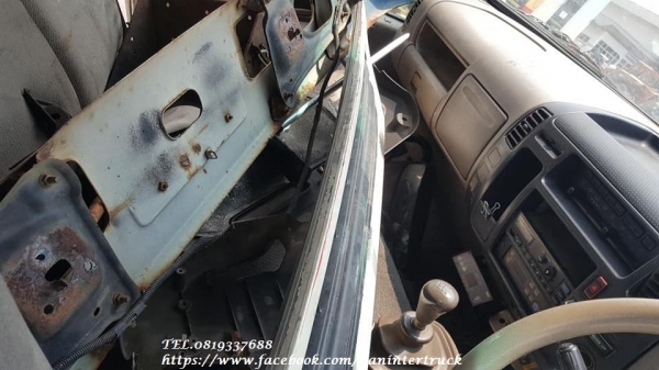 SALE*FROM JAPAN*ลดกระหน่ำ ขายถูกสุดๆ หัวเก๋งไซค์ 6 ล้อกลาง /CABIN HINO DUTRO(ดูโทร่) (รุ่นยกหัวได้) ราคา:49,900 บาท เท่านั้น!!