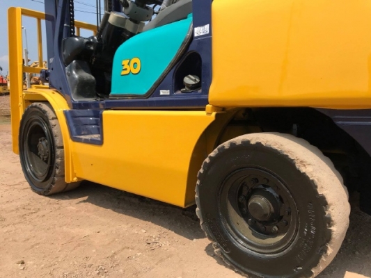 ขายรถฟอร์คลิฟต์ KOMATSU FD30T-12 รถนอกนำเข้าเองจากญี่ปุ่น สภาพสวยพร้อมใช้ มีVDOการทำงานครับ